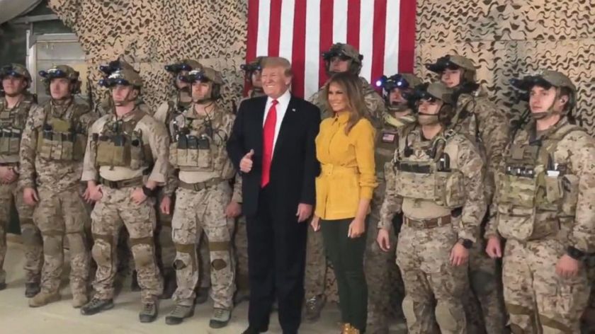 Trump_with_Troops